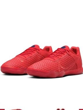🔥 NWT Nike React Gato Soccer Indoor All-Red Low-Top Sneakers - boys size 5 Y